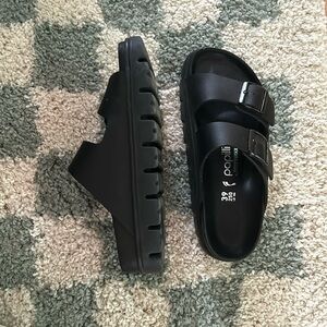 Arizona sandals- Birkenstock- size 39 (W’s 8-8.5)